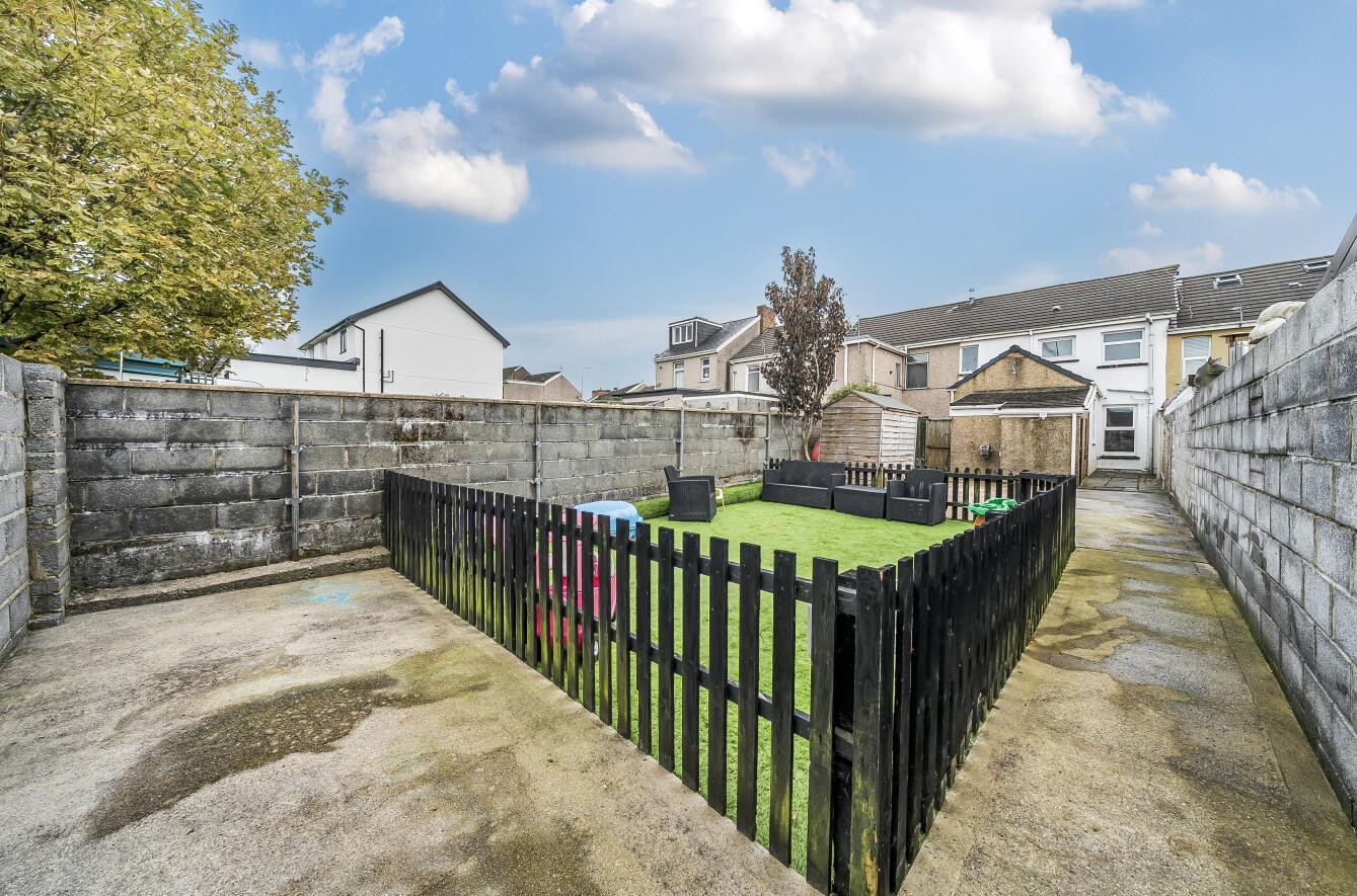 Llandafen Road, Llanelli, SA14 9BD